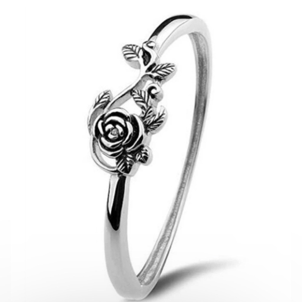 NEW Elegant Silver Rose Ring